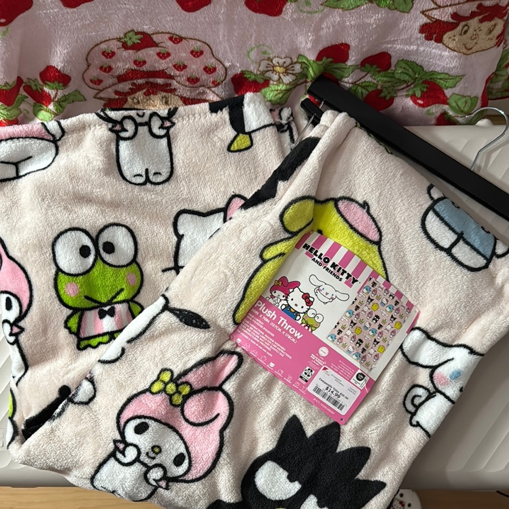 Hello Kitty Pink blanket